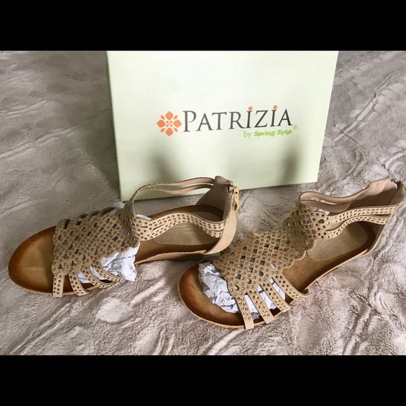NWOT PATRIZIAbySpringStep Zipper Back Wedge - Picture 2 of 6